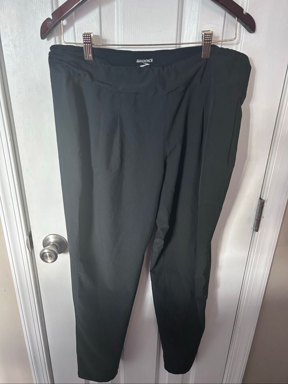 Brooks running black pants tight size large with pockets